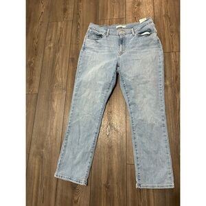 Levi's Women's Straight Leg Jeans in Light Blue